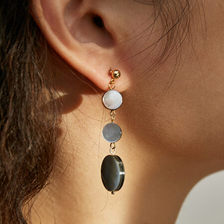 Original Handcrafted Starry Twilight Black Butterfly Shell Round Slice 14K Gold-Plated Stud Earrings - Artisanal Jewelry