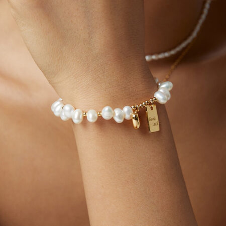 Pure Silver Pearl Bracelet: Elevate Your Style with Timeless Elegance
