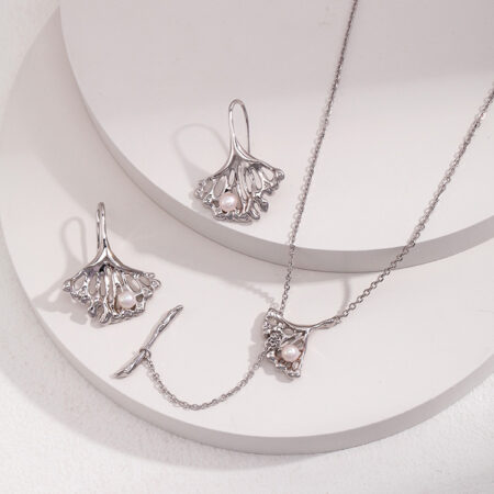 Sterling Silver Pearl Necklace Inspired by the exquisite design of ginkgo leaves