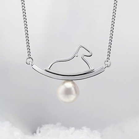 "Trojan Horse" Necklace – Elegant Silver Platinum-Plated with Freshwater Pearls